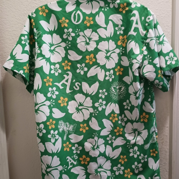 Oakland A's Hawaiian shirt for women . - Picture 2 of 3